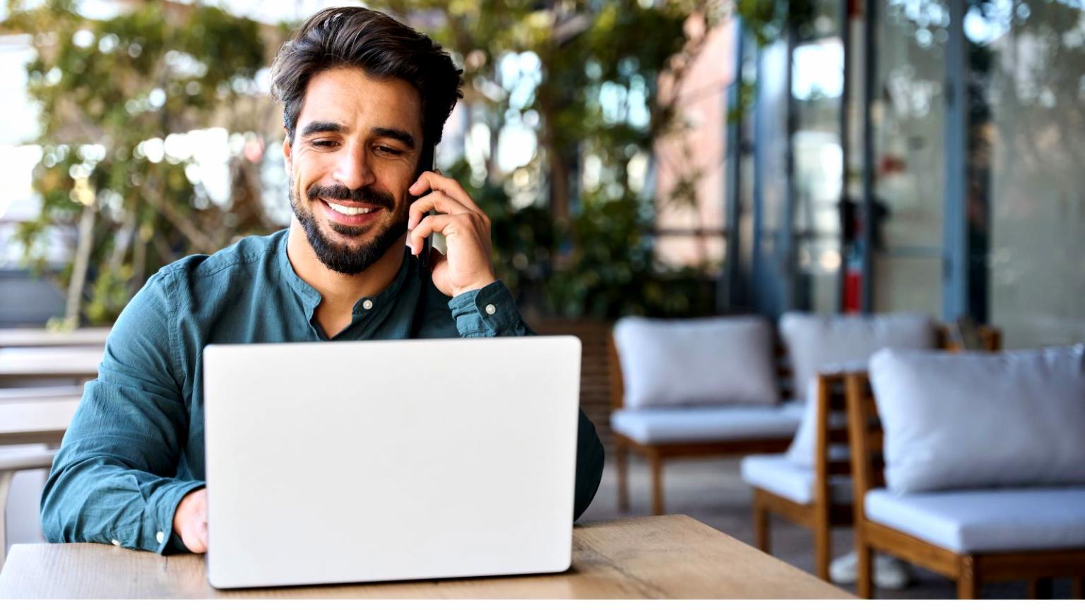 Interface sécurisée de gestion bancaire numérique avec protection des données